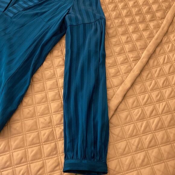 Nanette Lepore NWT Silk V Neck Long Sleeve Tunic Blouse in Blue Shadow Stripe. - Picture 5 of 9